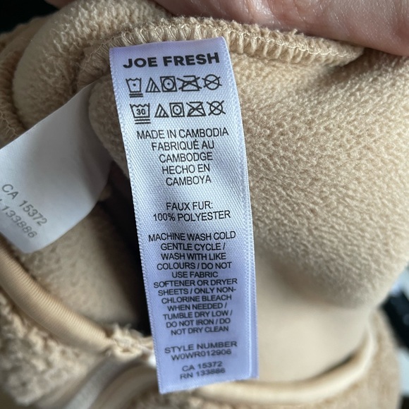 Joe Fresh Zip Up Sherpa - Size Medium - Picture 7 of 8